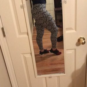 Printed black leggings